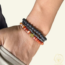 Carregar imagem no visualizador da galeria, Pulsera Triple con cruz